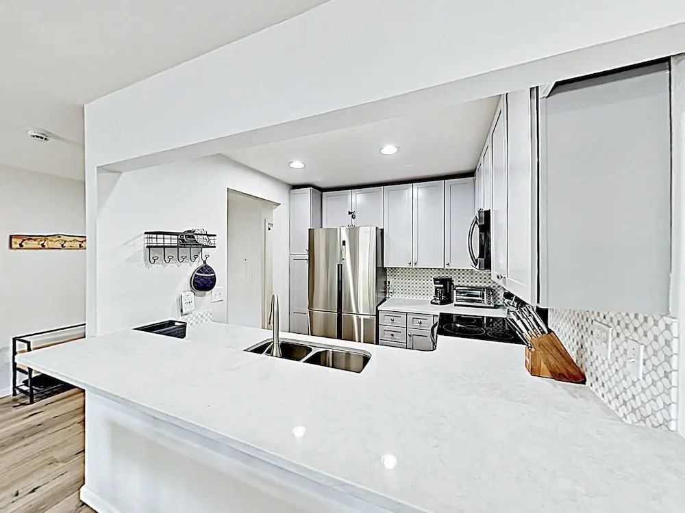 New Listing! Modern - Steps To Gondola! 2 Bedroom Condo