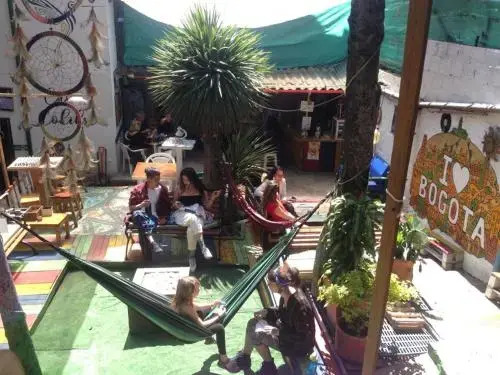 Hostal Gastro Bar Casa Colibrí