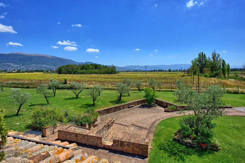 Villa Assisi by PosarelliVillas