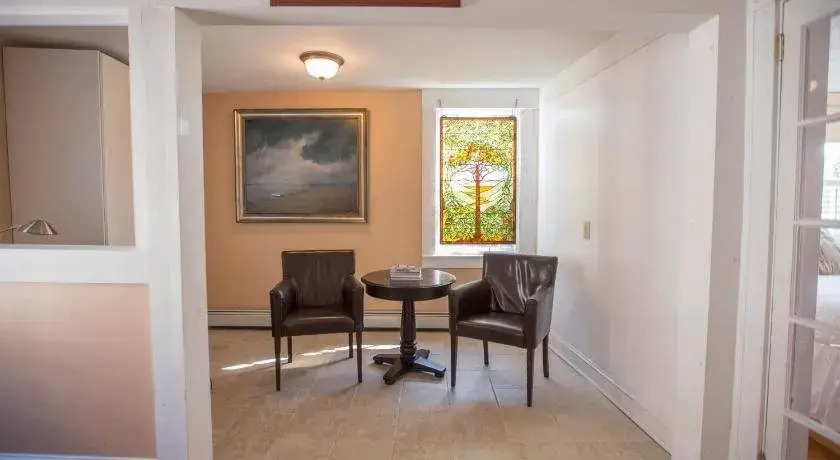 Entire Private Historic Inn Downtown Newport