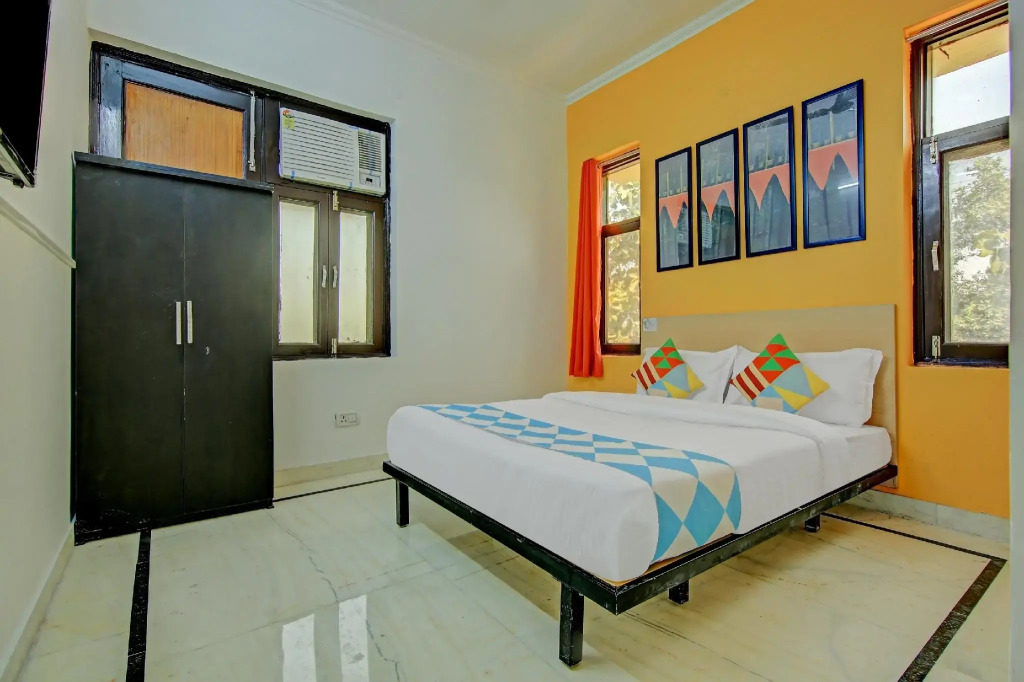 OYO Flagship 62903  Neelam Villa