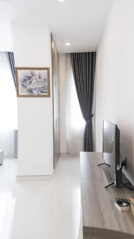 White Diamond Airport Hotel