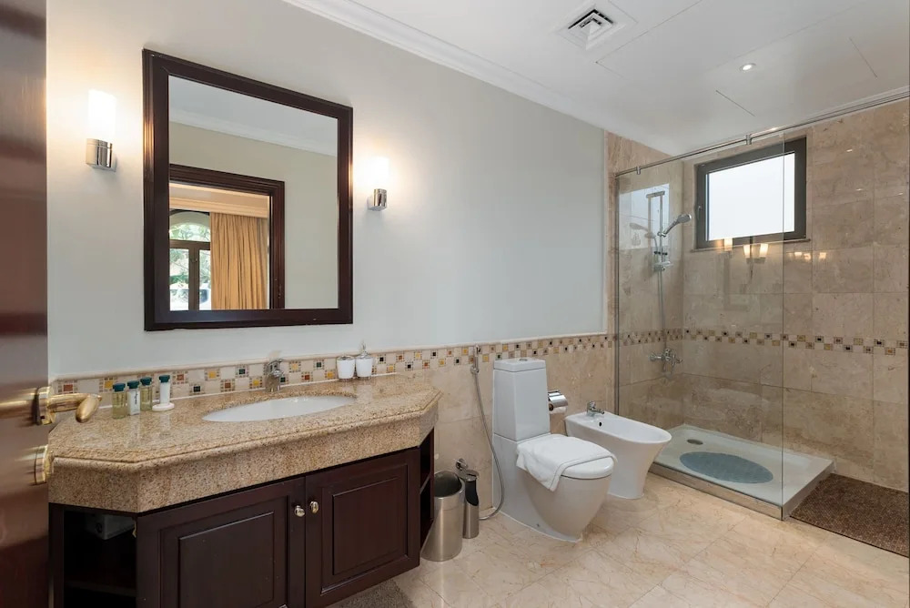Beachfront 6BR Villa w Private Pool at the Palm