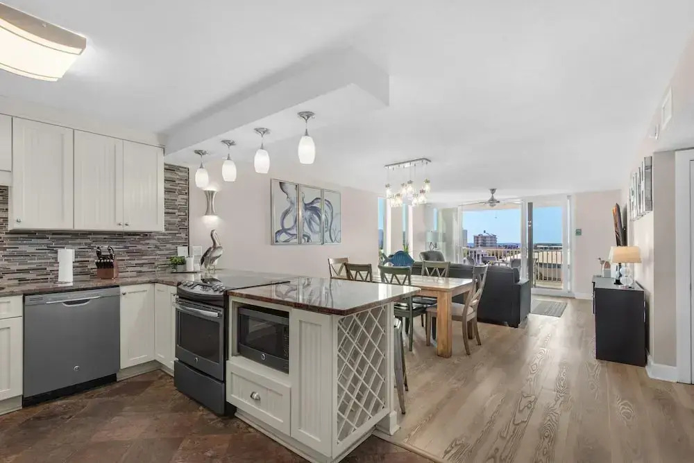 Dolphin Point #602a