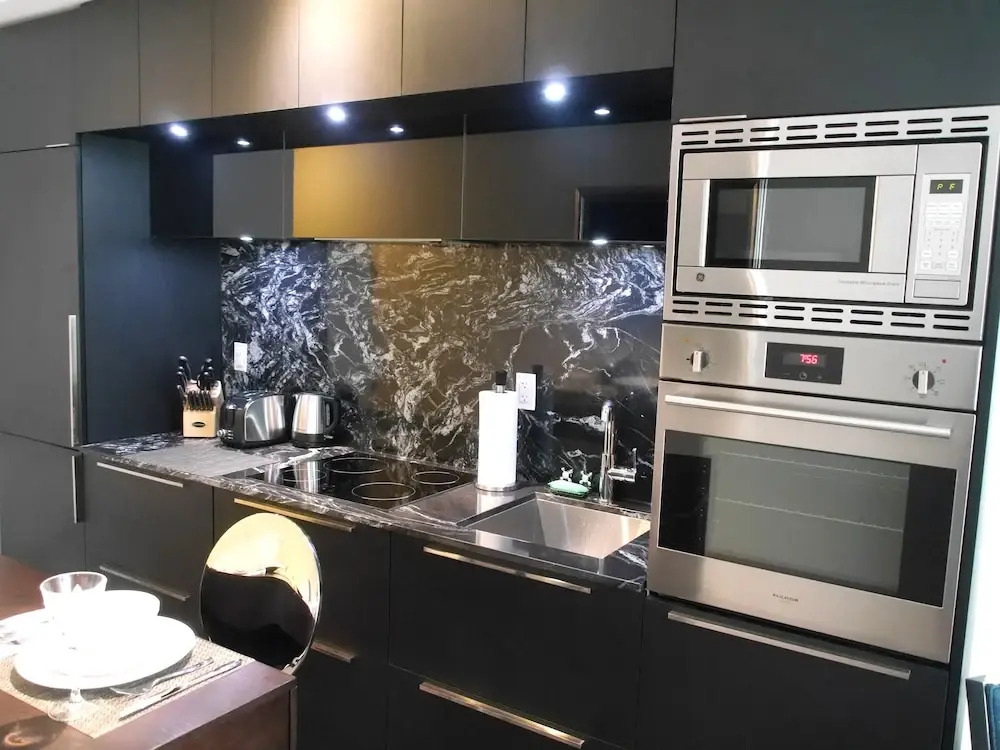 Stunning New Condo - Heart of King West