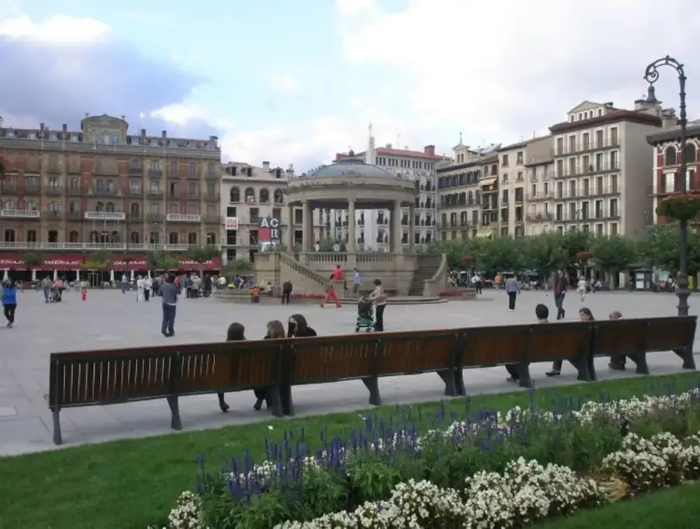 Pamplona 100489 3 Bedroom Apartment by Mo Rentals