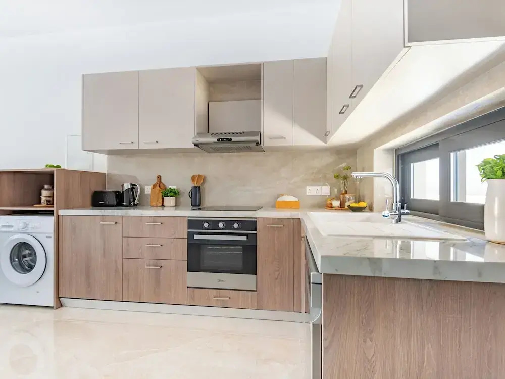 Sanders River Plaza - Chic 2 Bedroom Apartment