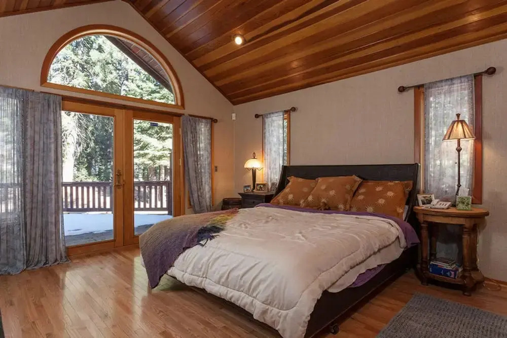 Pine View Lodge by Tahoe Mountain Properties