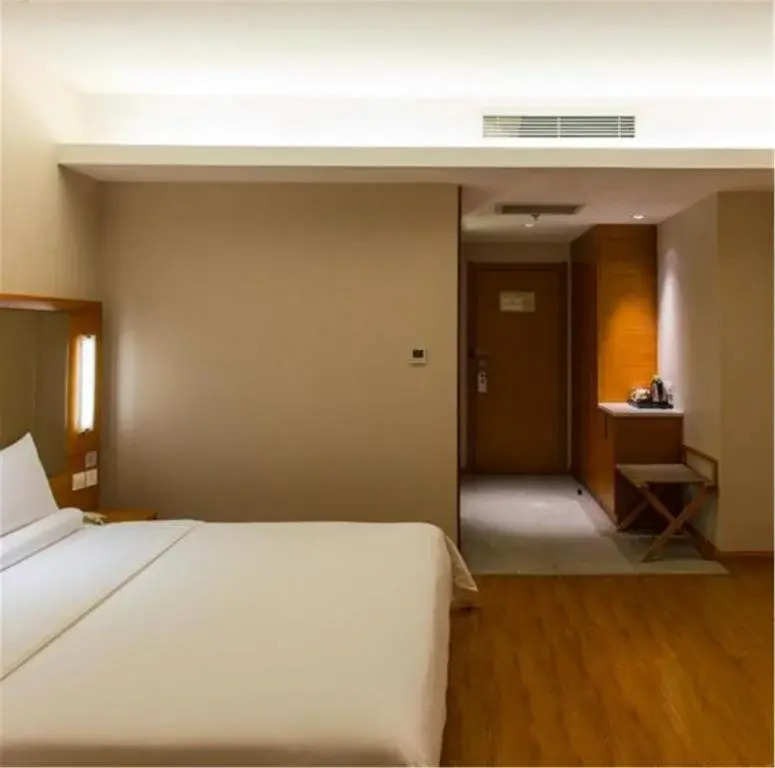 All Seasons Hotel