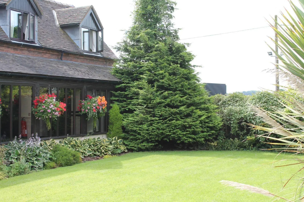 Oak Farm Hotel