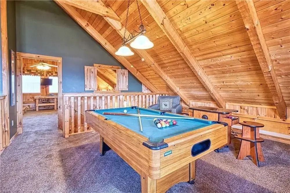 Chubby and Cubbys Den - Three Bedroom Cabin