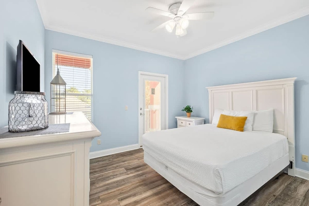 6BR Beach Home 5-min Walk to Ocean Resort Pool