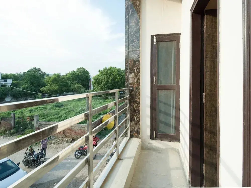 OYO 16093 Flagship Krishna Residency