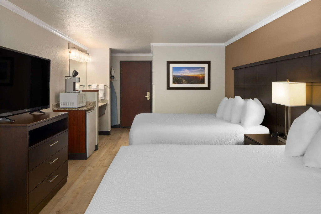 Ramada by Wyndham Moses Lake