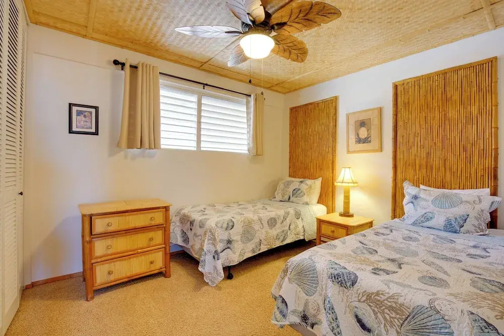 Kailua-kona Condo: Steps to Beach & Downtown!