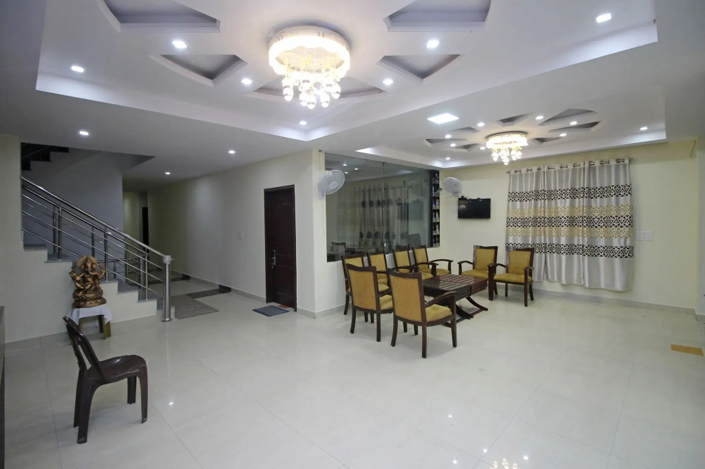 OYO 9845 Hotel Kirti Heritage
