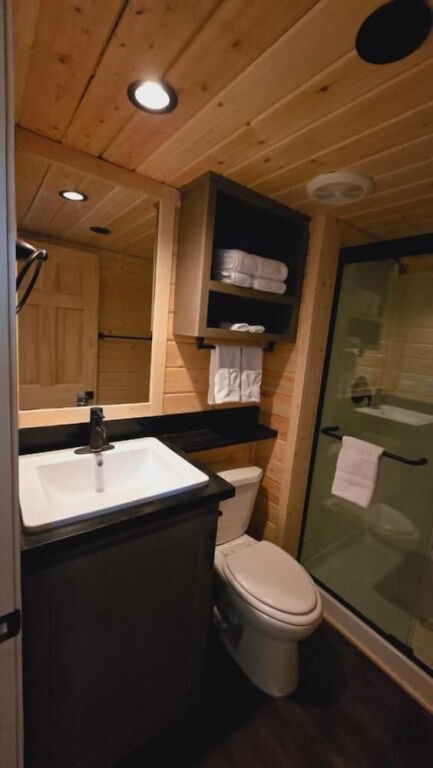 Luxury Cabin with Mountain View 4A