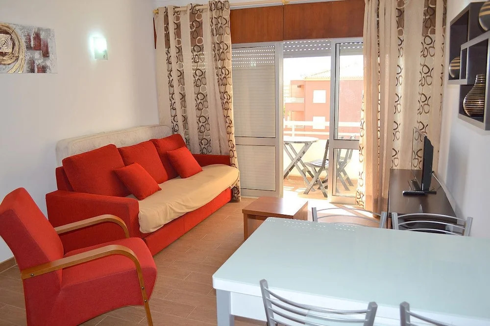 RH 3 Castelos Rocha Beach Apartment