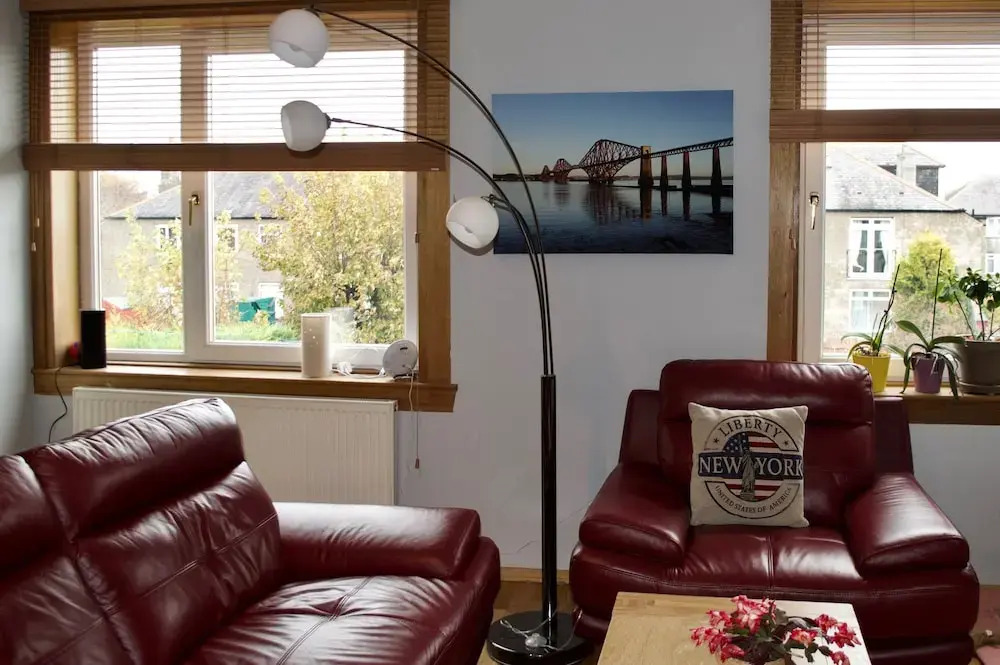 2 Bedroom Flat With Private Garden