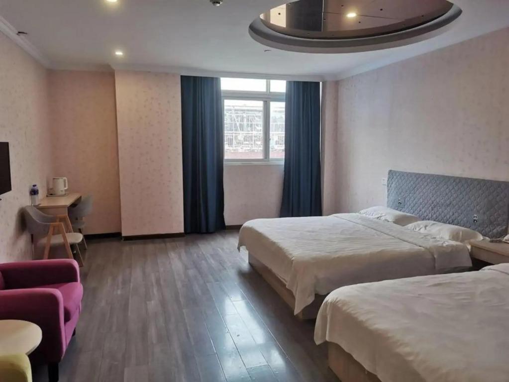 Qingzhu Zhijia Selected Hotel