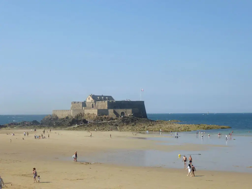 Nice apartment on the Emerald Coast, Ploubalay Beaussais-sur-Mer