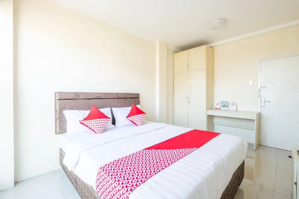 RedDoorz near Trans Studio Mall Bongo Residence