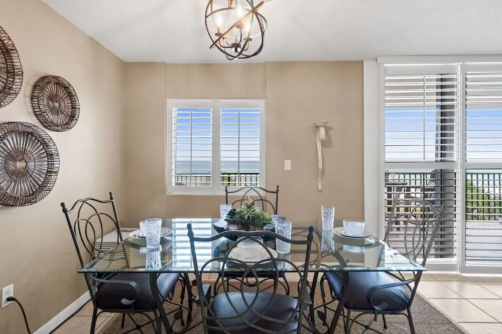 Dune Pointe 201: DON'T MISS OUT! AMAZING BEACH CONDO FREE BEACH SERVICE &more