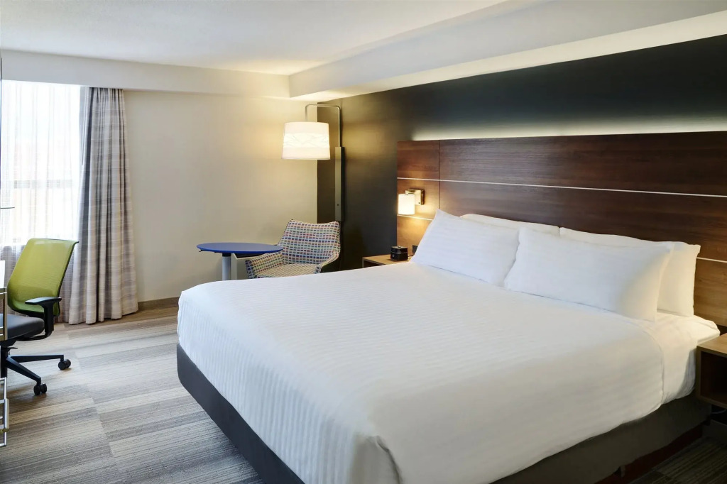 Holiday Inn Express Toronto Downtown by IHG