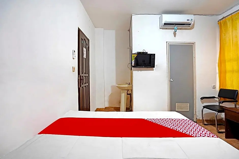 OYO 91390 Kost Grand Royal Elite