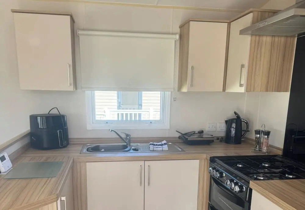 Caravan - Sleeps 6 - Parking