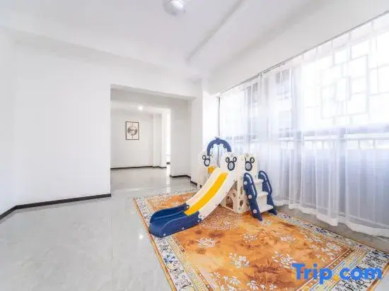 Left Bank Hotel (Qihe County Oulebao Marine Polar World)