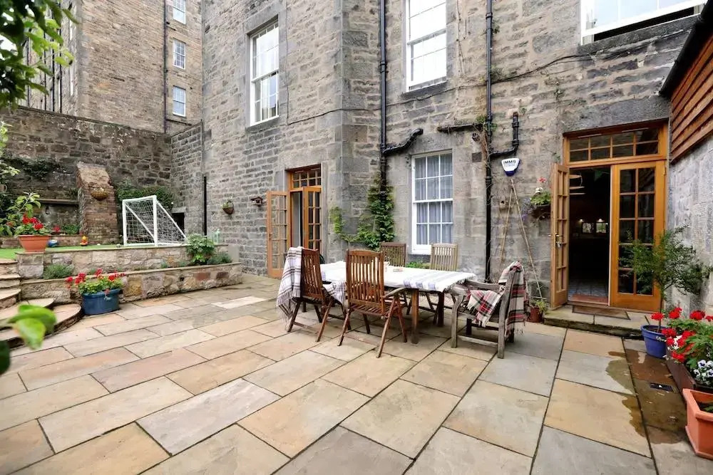 Charming City Centre Flat, Edinburgh
