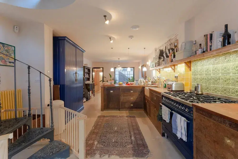 3 Bedroom House With Garden in London Fields