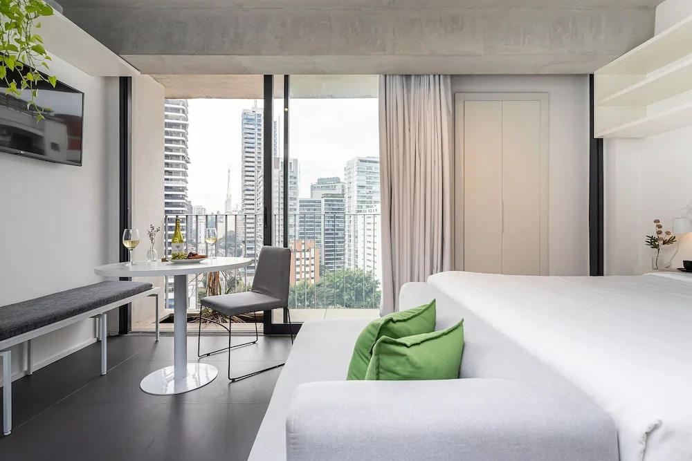 Onze22 by Viva - Estúdios Modernos a 400m do Metrô Vila Madalena com Piscina no Rooftop