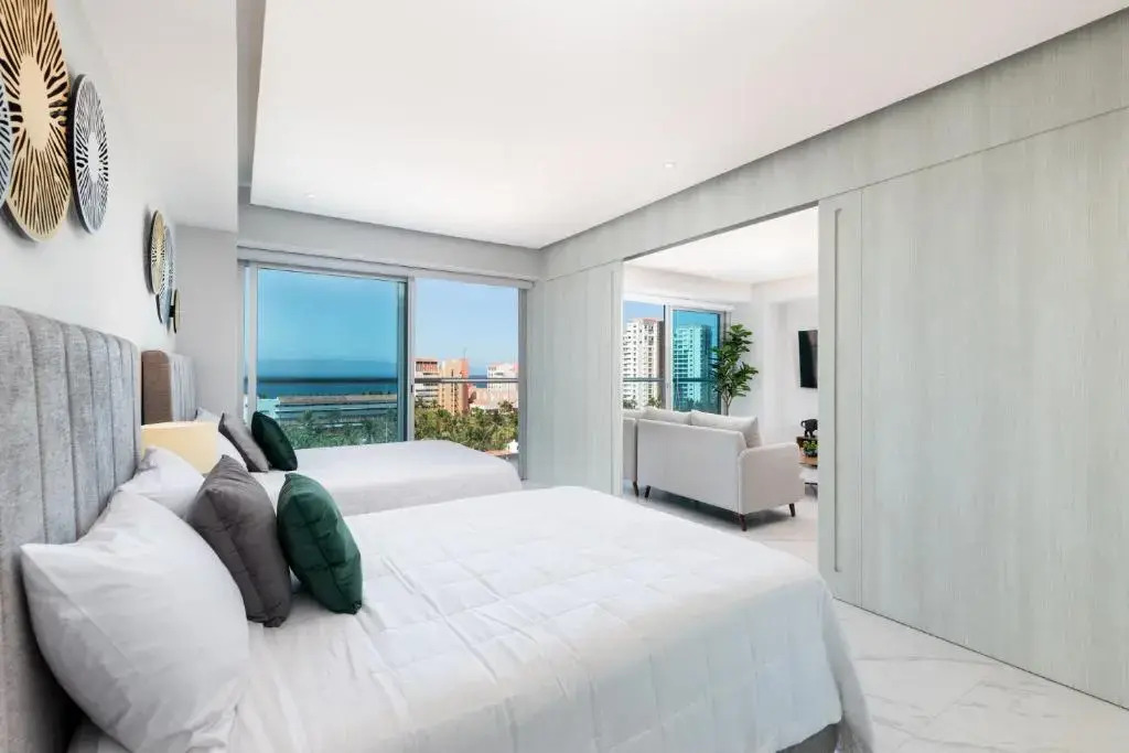 Marina Nautico 9 Luxury & Great Rooftop Pool View by Kivoya