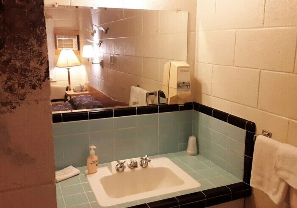 Broadus Motel