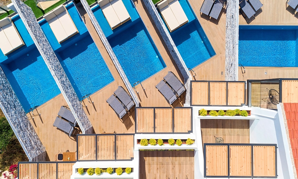 Aelia Suites