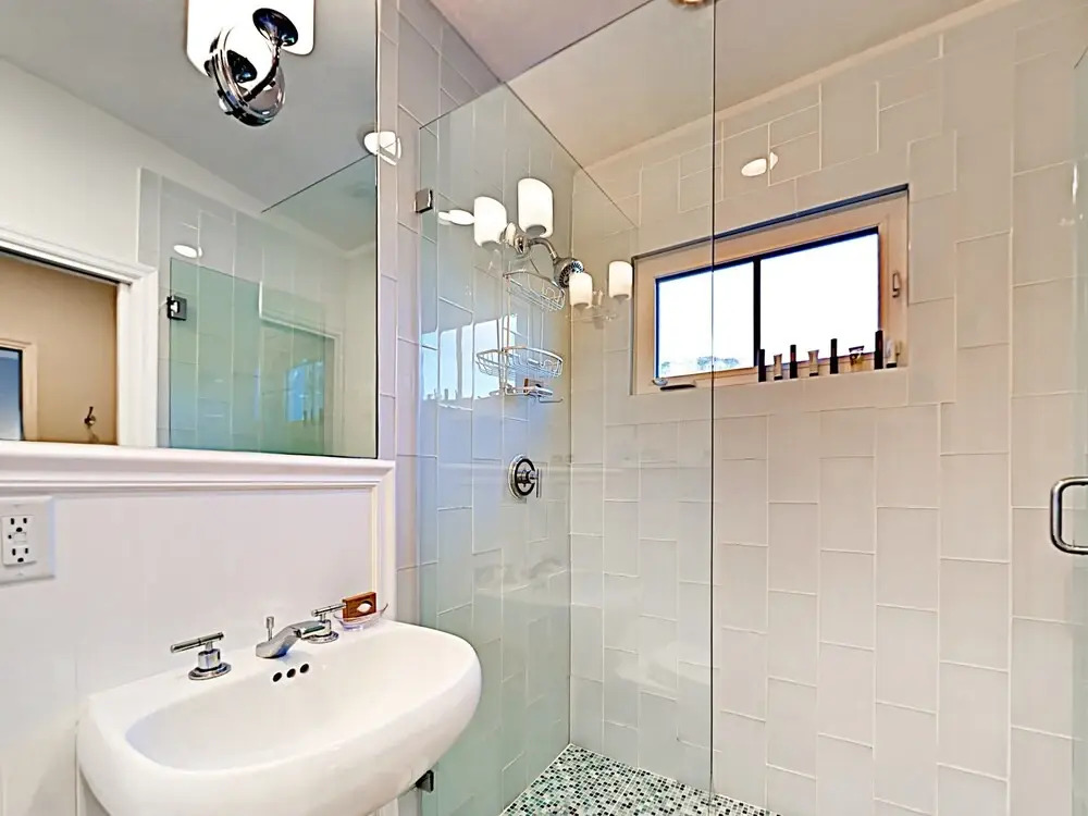 4br/4ba W/ Private Deck & Heated Pool - Near Beach 4 Bedroom Home