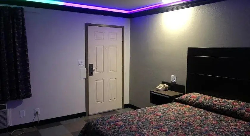 Parlour Motel