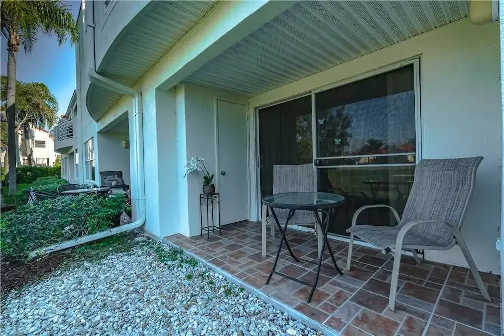 Vista Verde East - Two Bedroom Condo - 1-103