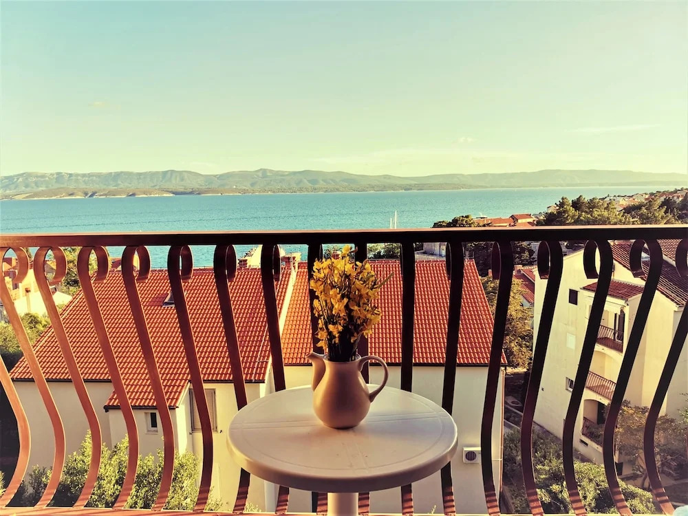 Holiday Apartment With a Balcony and sea View, Just 300 Metres From the Beach