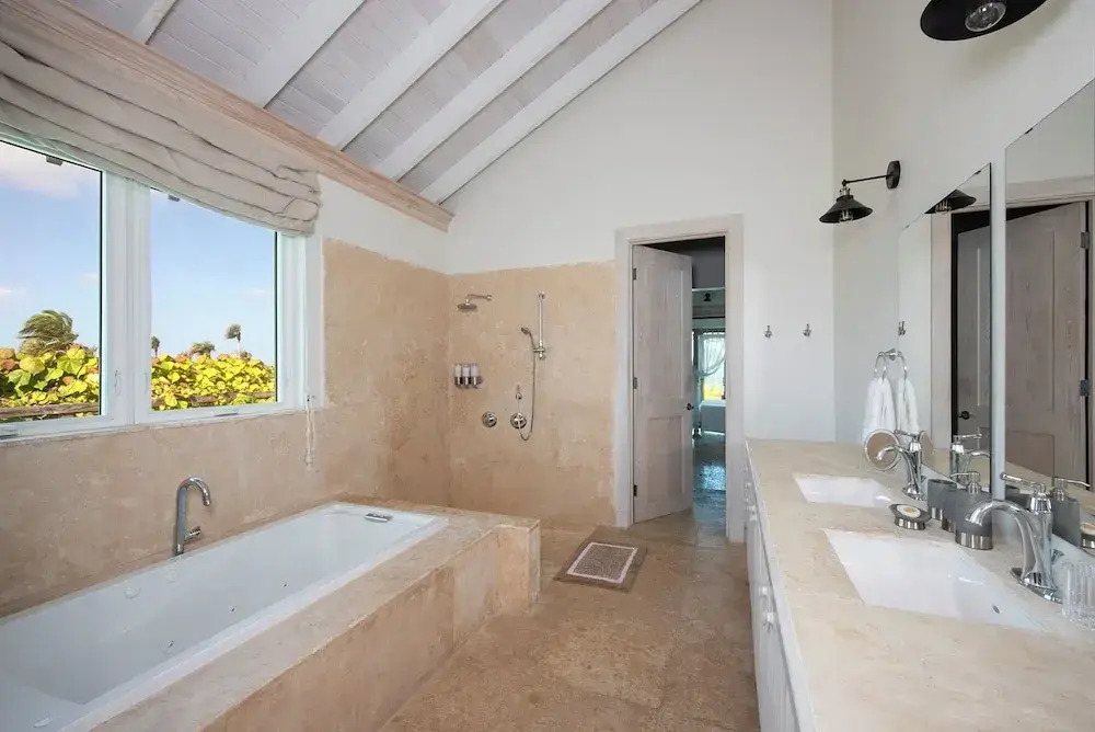 Wild Orchid Hideaway: Lux Beachfront Sanctuary