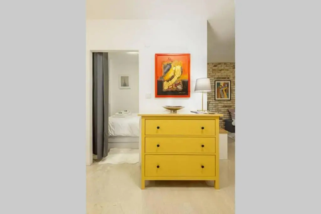 Spacious stylish studio up to 4ppl close to centre