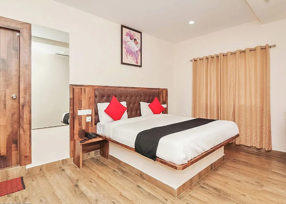 Sri Surabhi Luxurious Rooms