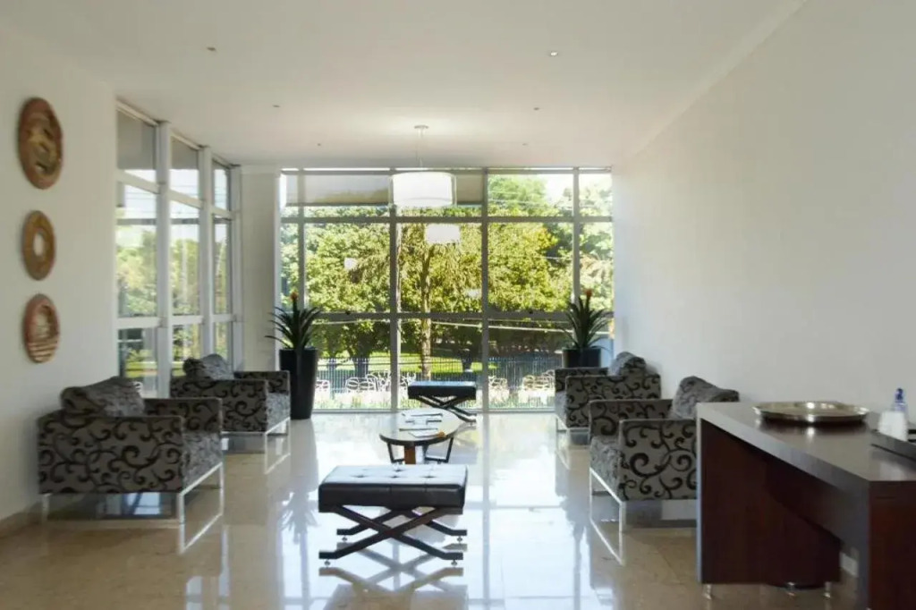 BOMBONATO HOTEL - Fácil Acesso ao Aeroporto e parque de Exposições ABCZ