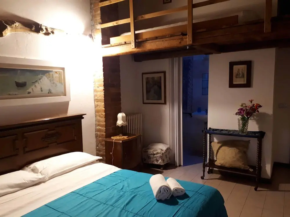 Room-smart Rooms for 2 or 4 in Organic f