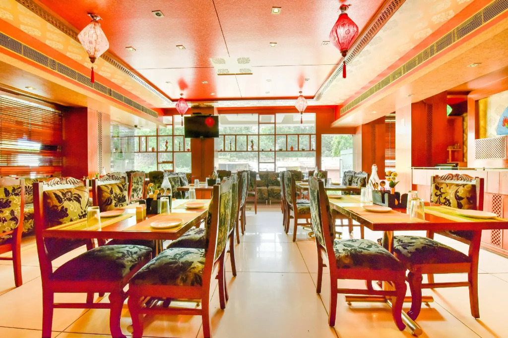 OYO Townhouse O75309 Hotel Royal Cm