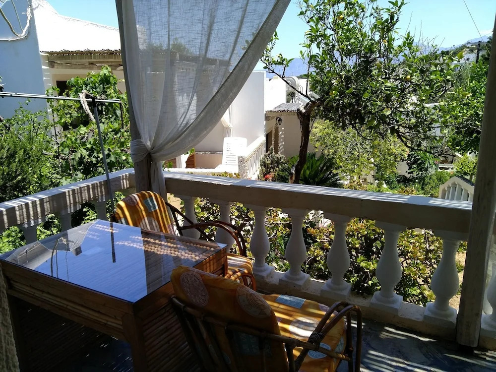 Relaxing Studio With Veranda 'n Garden