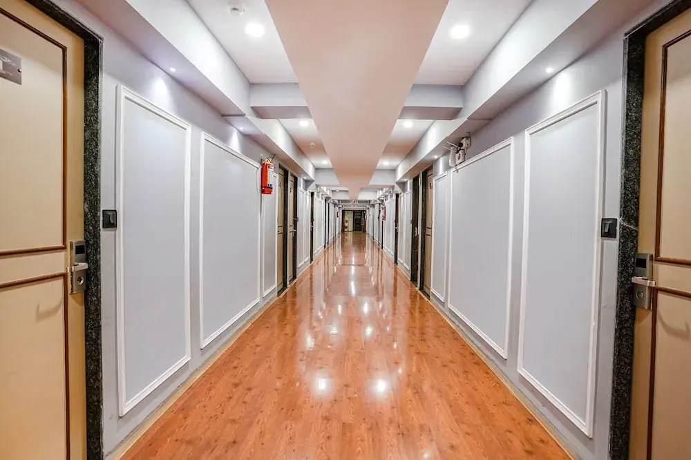 Fabhotel Crescent