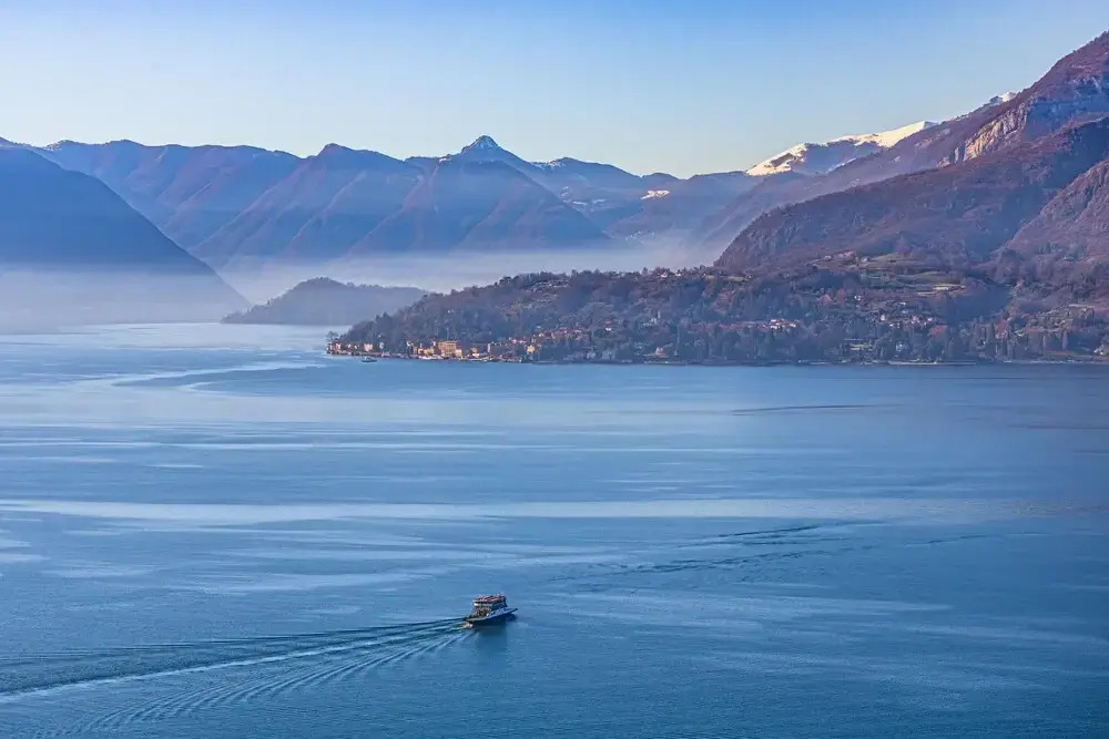 Sunny Varenna Apartment